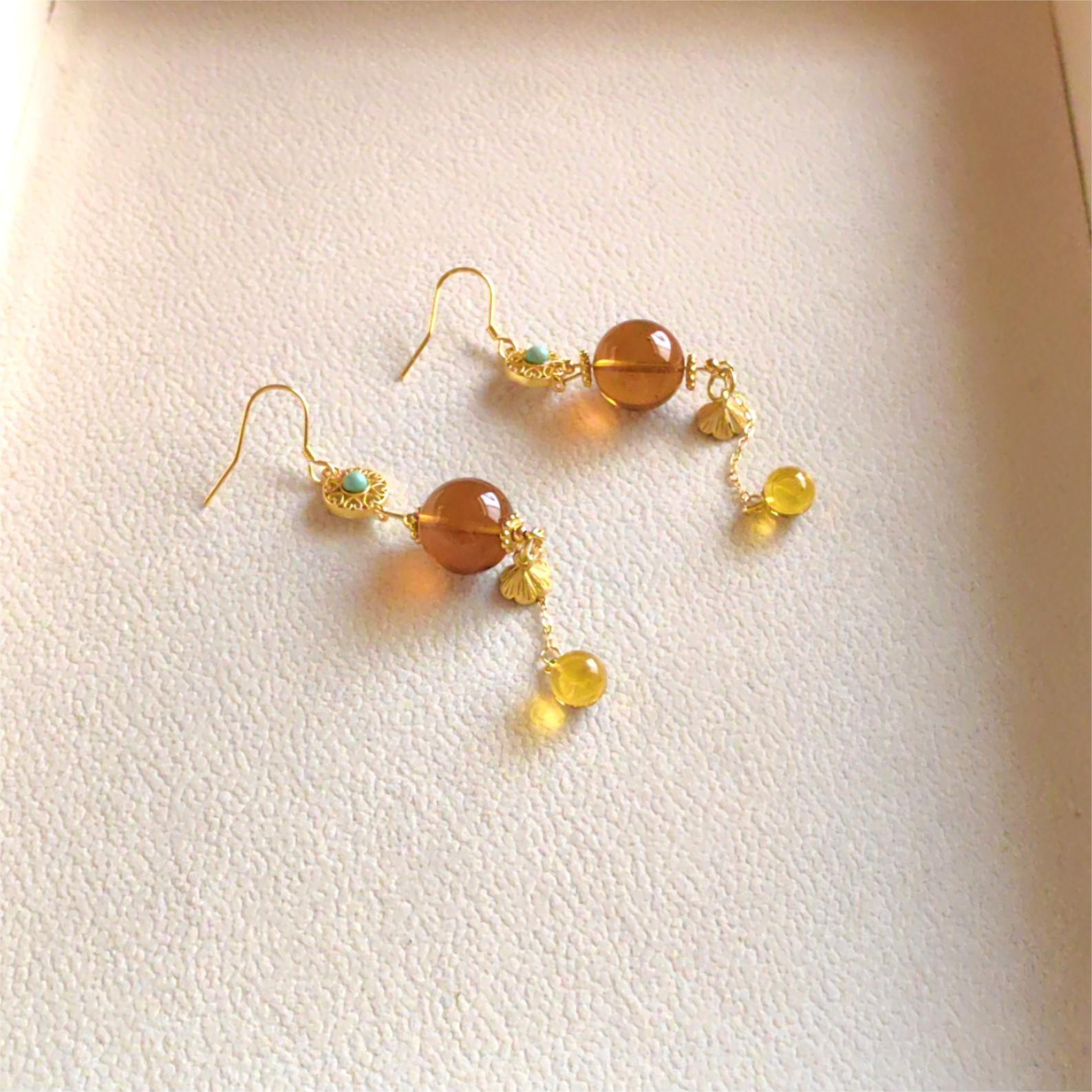 50％OFF NewOpen タッセルピアス フックイヤリング 天然石 琥珀 アンバー　おしゃれ