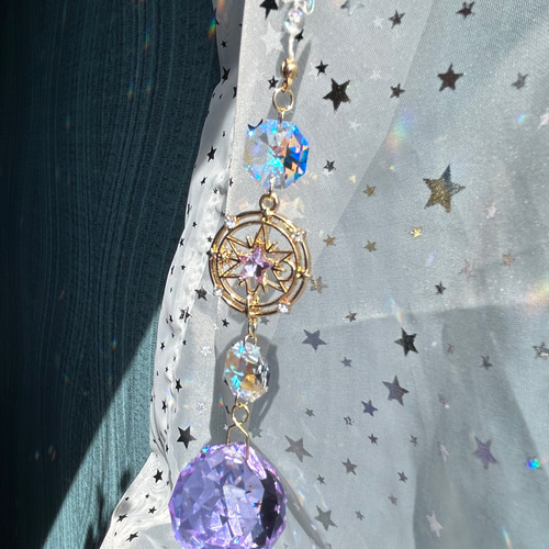 紫ボールのサンキャッチャー サンキャッチャー 虹色パレット 通販