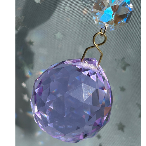 紫ボールのサンキャッチャー サンキャッチャー 虹色パレット 通販