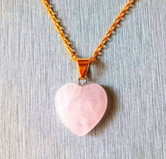 ゴールド ハート型ローズクォーツ ネックレス