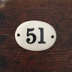 アンティーク陶器のナンバープレート　数字　看板　ドアプレート　イギリスアンティーク　玄関ナンバープレート 1枚目の画像