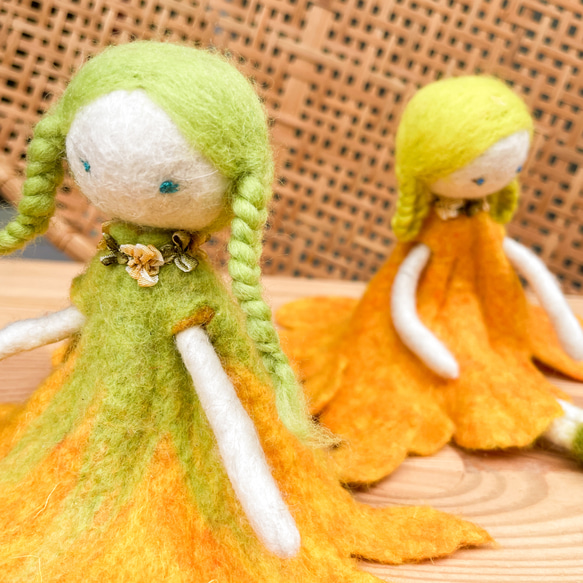 2点セット　フェルト人形　オーナメント黄緑nasan-004set春スプリングギフト母の日新調 2枚目の画像