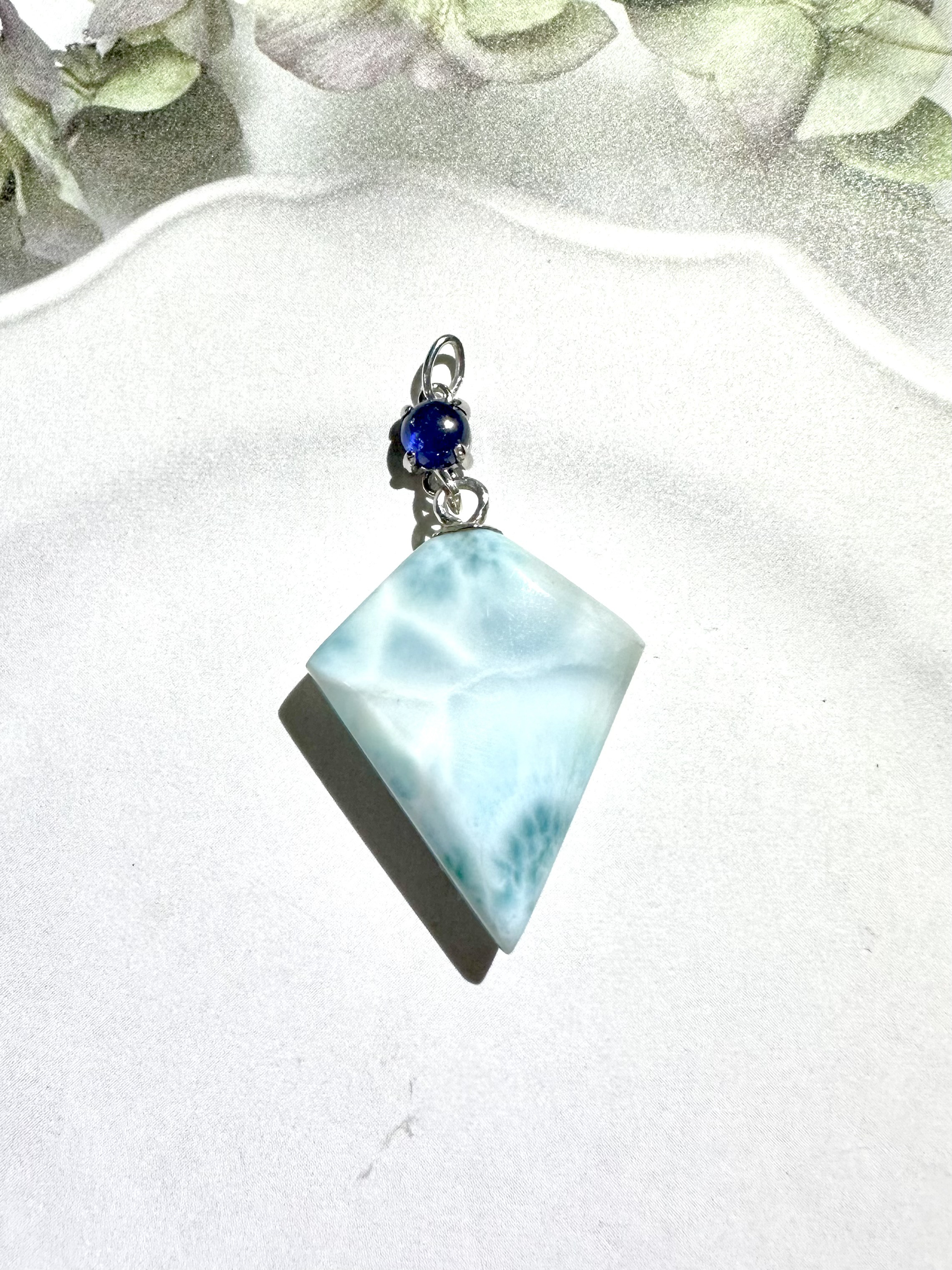 SV925  ダイヤ型　ラリマー　サファイア　ペンダントトップ