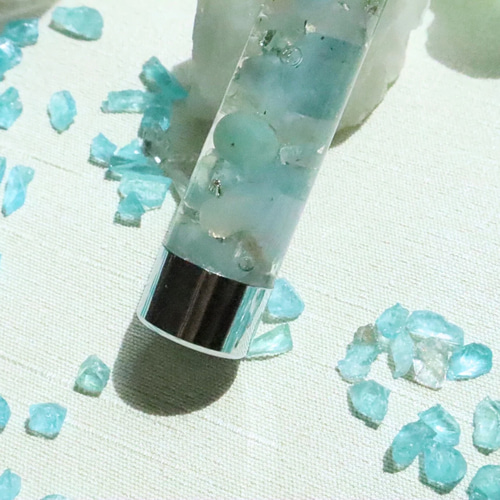 アクアマリン、ルチル、フローライトのパワーハーバリウム！綺麗！ 春の超早割】名入れ可 水色天然石ハーバリウムアロマスタンプ 母の日