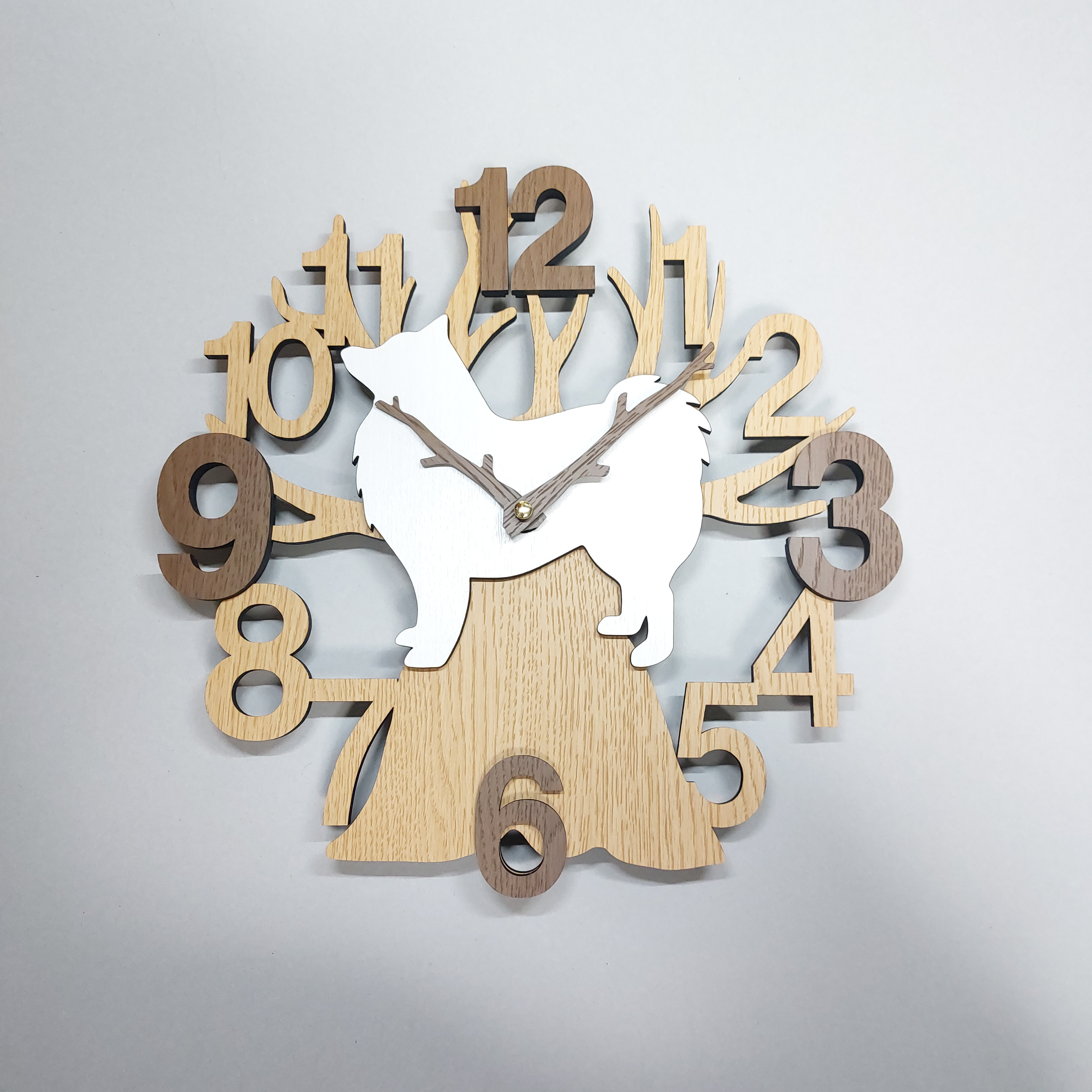 【期間限定値下げ3000円引き】名入れ・文字入れ　木とワンちゃん　3Dデザイン 静音壁掛け時計　スピッツ