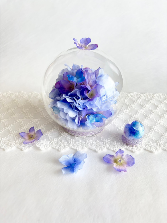 紫陽花のガラスドーム親子 2枚目の画像