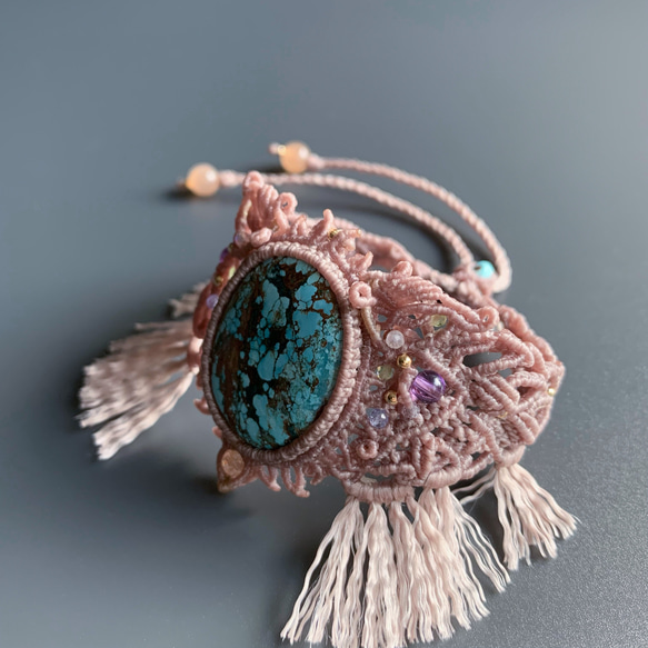 ターコイズのカフス飾り風ブレスレット / hanging bracelet / Tibetan turquoise 5枚目の画像