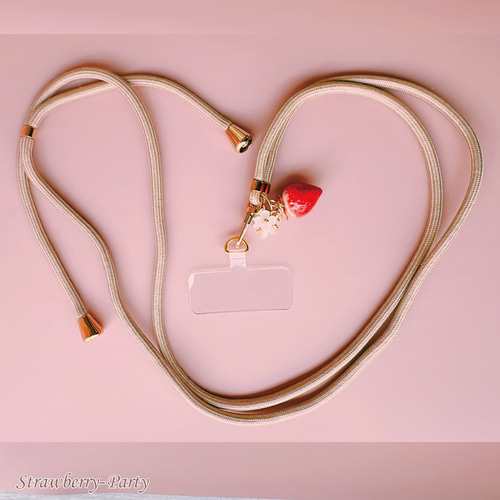 予約販売】スマホストラップ ティアラの赤いちごちゃん ストラップ付き