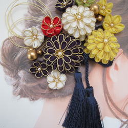 受注制作】成人式 髪飾り 縁取り つまみ細工 ちりめん 紫 黄 白 卒業式