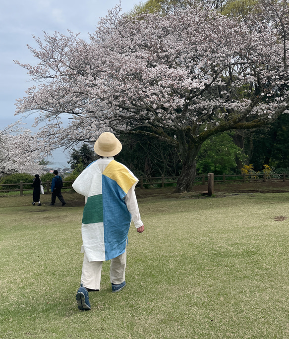 送料無料 藍染+草木染め ポップなリネンパッチワークポンチョタイプワンピース　フレンチリネン使用 11枚目の画像