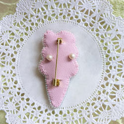 ソフトクリーム　ビーズ刺繍ブローチ　ベリー　ピンク 10枚目の画像