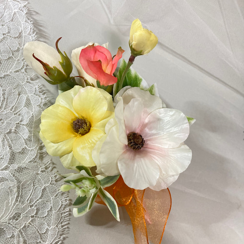 イエローベースの明るい元気色のウエディングブーケ！元気いっぱいの