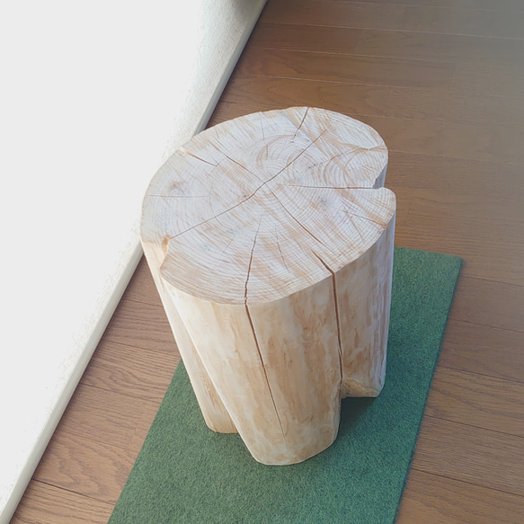 国産天然木 いい香り ひのき切株椅子フリル・丸太サイドテーブル・無垢塗装・オーガニック 3枚目の画像