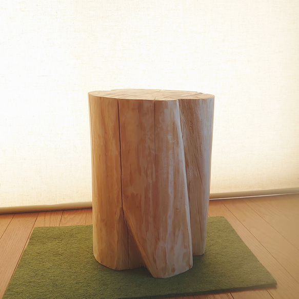 国産天然木 いい香り ひのき切株椅子フリル・丸太サイドテーブル・無垢塗装・オーガニック 2枚目の画像