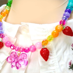 苺と虹色のゆめかわネックレス（プクツヤりぼん☆ver）　乙女・少女・可愛い 4枚目の画像