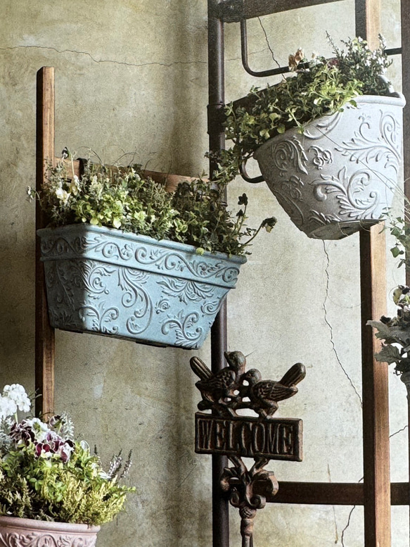 《新作♪可愛い壁掛け鉢 》 観葉植物 多肉植物 お花の寄せ植えに ガーデニング 樹脂製 アンティーク ハンギング 601 3枚目の画像