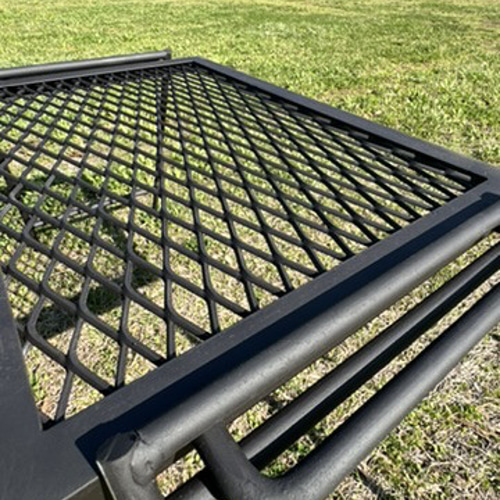 無骨すぎでカッコいいアイアンメッシュテーブル！アイアンテーブル