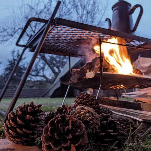 無骨すぎでカッコいいアイアンメッシュテーブル！アイアンテーブル