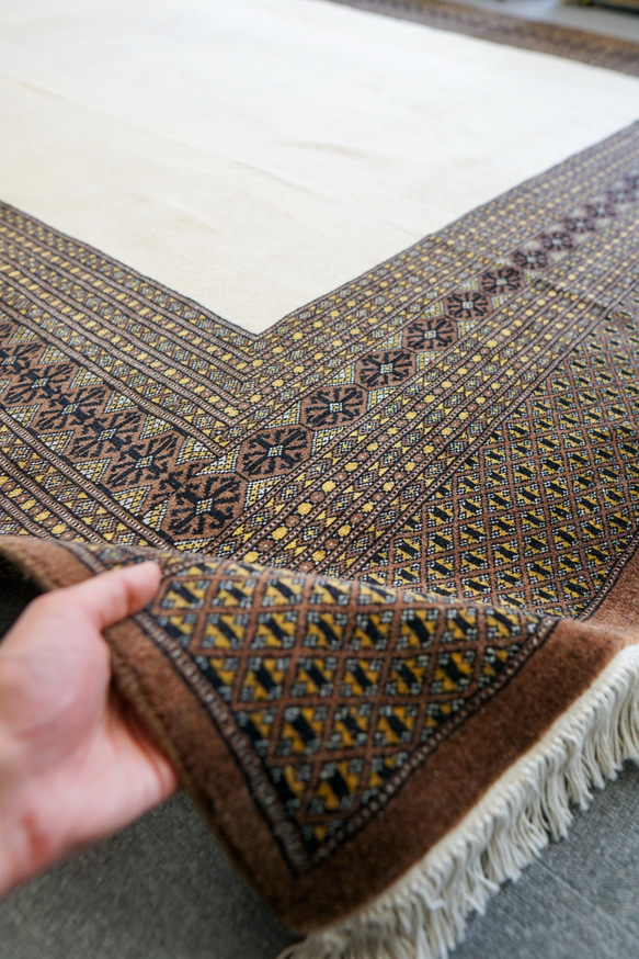310×220cm【パキスタン手織り絨毯】 4枚目の画像