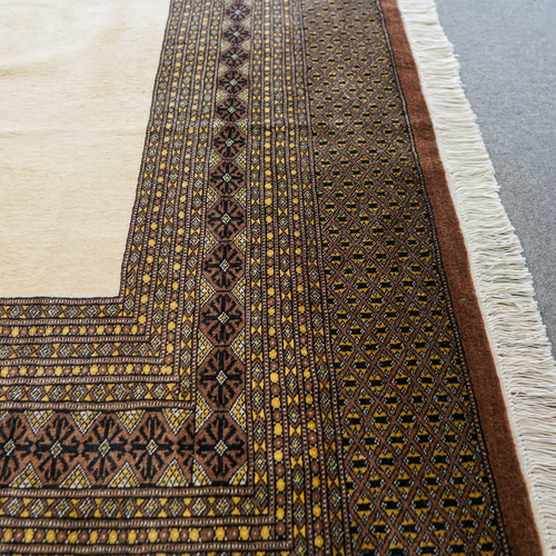 パキスタン製手織りウールカーペット 手織り ウール100% 「パキスタン緞通 ジャルダ」 | Happy Rug Market
