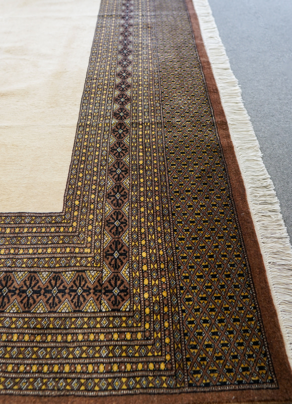 310×220cm【パキスタン手織り絨毯】 10枚目の画像