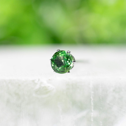 ミントガーネット・ピアス 4mm(片耳) ピアス(スタッド・一粒 ミントガーネット・ピアス 4mm(片耳) ピアス(スタッド・一粒