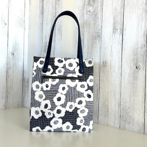 新春価格 ミナペルホネン 最新タンバリン ホワイト トートバック  