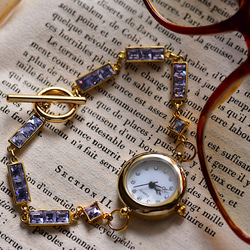 カラーチェンジするSwarovskiドレスウォッチ 1枚目の画像