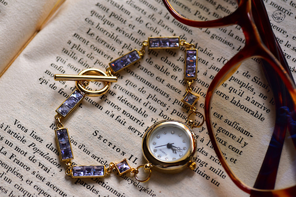 カラーチェンジするSwarovskiドレスウォッチ 1枚目の画像