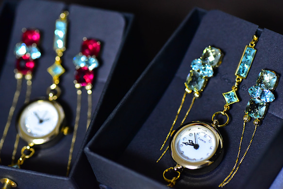 カラーチェンジするSwarovskiドレスウォッチ 4枚目の画像