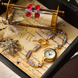 カラーチェンジするSwarovskiドレスウォッチ 3枚目の画像