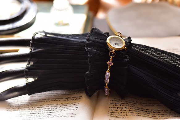 カラーチェンジするSwarovskiドレスウォッチ 2枚目の画像