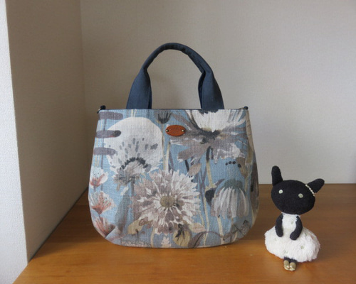 インポートリネン生地の2WAYおにぎり型トートバッグ トートバッグ