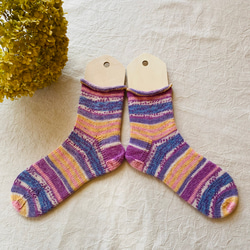 手編みの靴下（コットン混毛糸） 1枚目の画像