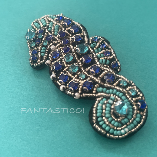 【vintage】鯨歯　ブローチと素材まとめ売り　ハンドメイドに！ vintage】鯨歯 ブローチと素材まとめ売り ハンドメイドに！