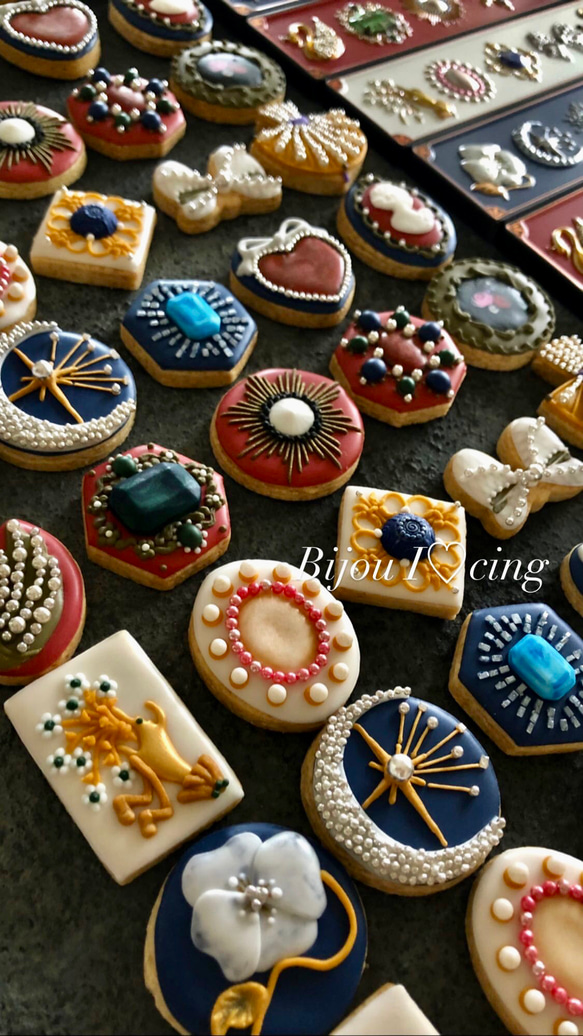 SOLD◇ハンドメイド ポーチ アイシングクッキー ブローチクッキーズ