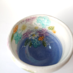 ジューンブラCreema陶器市2024  工房ゆずりは　福々碗　白地に鮮やかなブルーが良く映える　青彩花化粧　43432 10枚目の画像