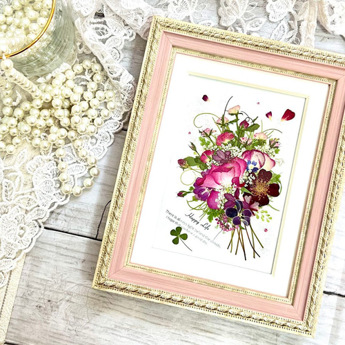 ミニ薔薇が可愛い花束デザインの押し花アート額 その他アート