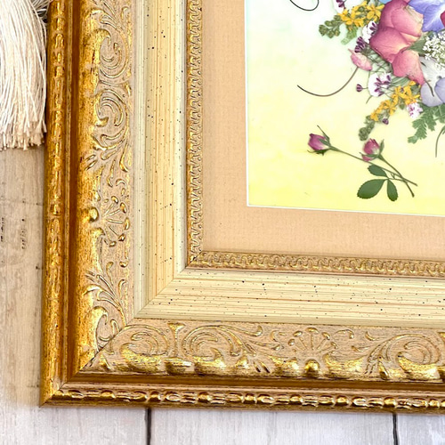 気品あるアンティークフレームが目を引く華麗な押し花アート額 その他