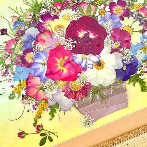 気品あるアンティークフレームが目を引く華麗な押し花アート額 その他