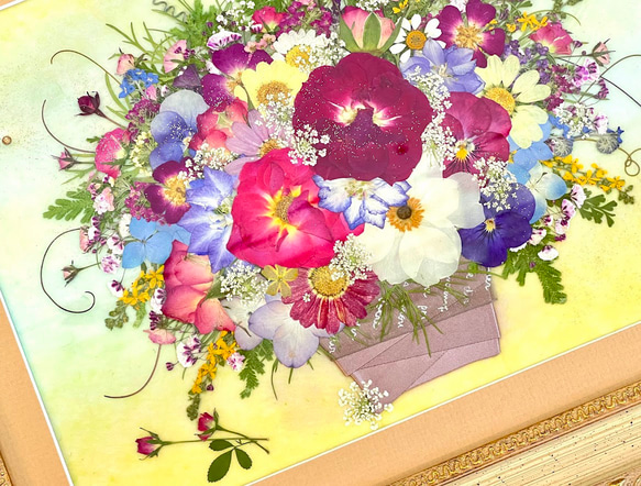 気品あるアンティークフレームが目を引く華麗な押し花アート額 9枚目の画像