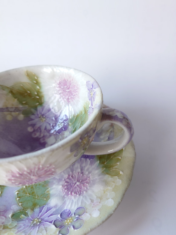 母のCreema陶器市2024工房ゆずりは　カップ＆ソーサー　紫を主体にした華やかで上品な絵柄　花かざり　29292　 10枚目の画像