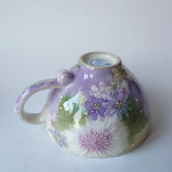 母のCreema陶器市2024工房ゆずりは　カップ＆ソーサー　紫を主体にした華やかで上品な絵柄　花かざり　29292　 6枚目の画像