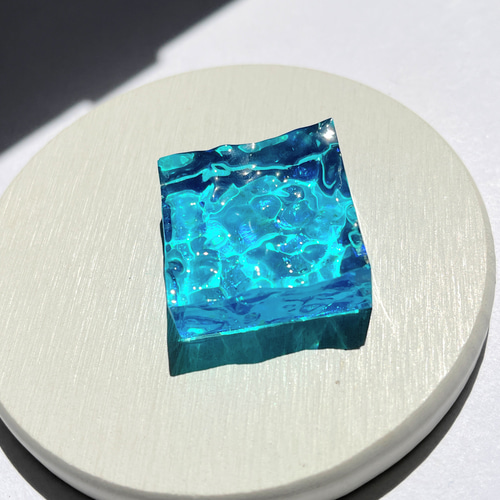 大幅値下げ！コバルトブルー系★ガラス製の置物　スタイリッシュなインテリアに！ 楽天市場】ガラス細工 青い鳥 大 インテリア 雑貨 ガラスオブジェ