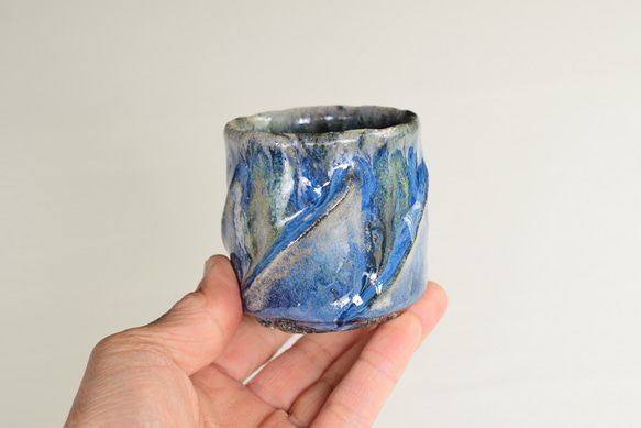 流れるブルーのカップ(Aw-029) 2枚目の画像