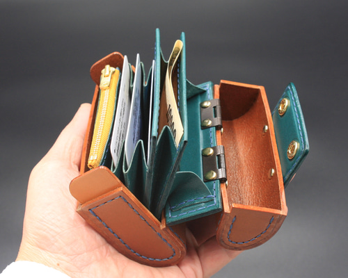 極小の油絵ミニアチュール、サイズはタバコ2〜3個分 ユニクロ公式 | スーピマコットンブラチューブトップ