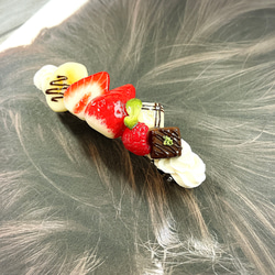 苺とチョコ生クリームのバレッタ 4枚目の画像
