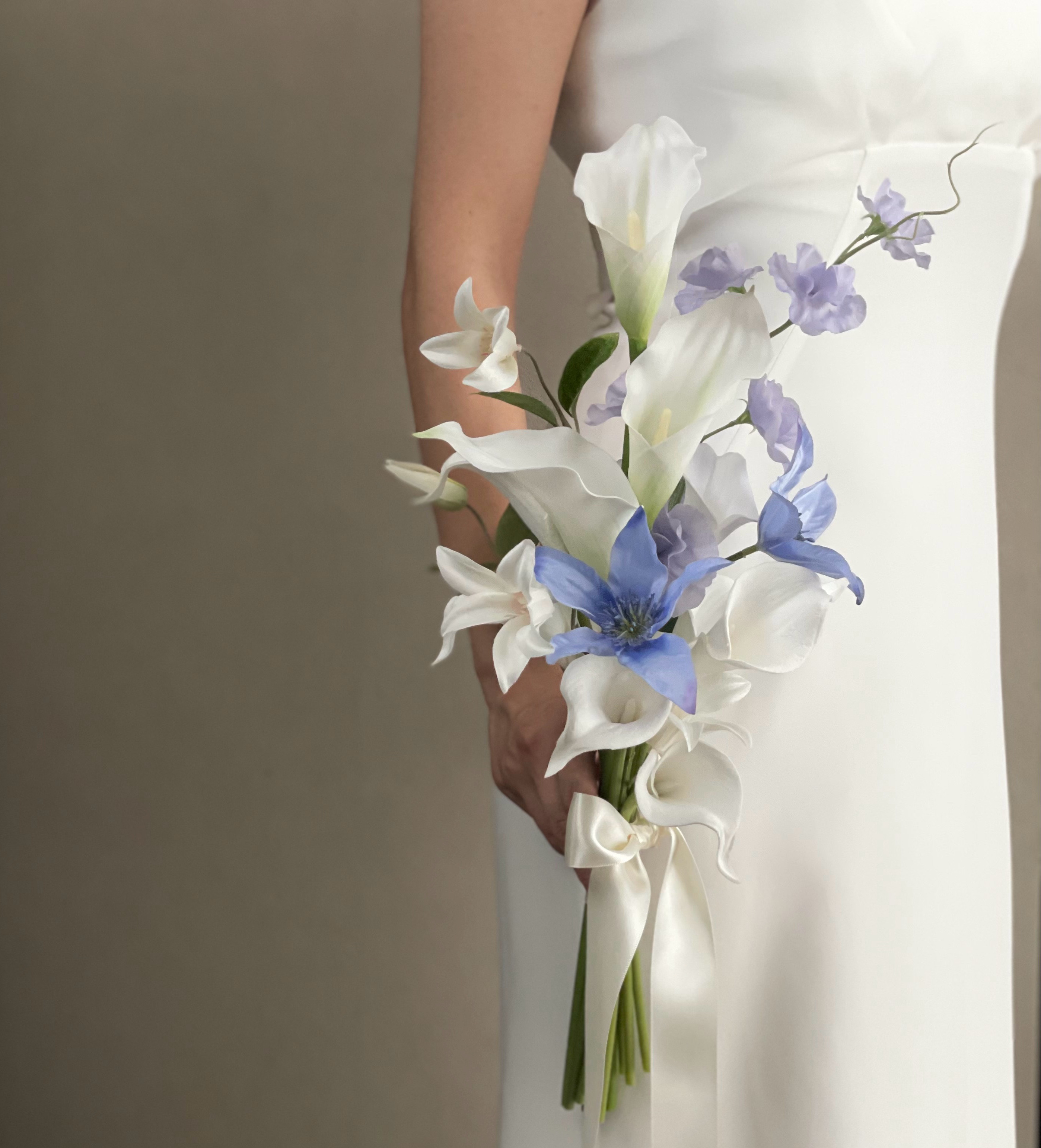 クレマチスとスィートピーブーケ　ウェディングブーケ　ブートニアセット クレマチスとスィートピーブーケウェディングブーケブートニアセット