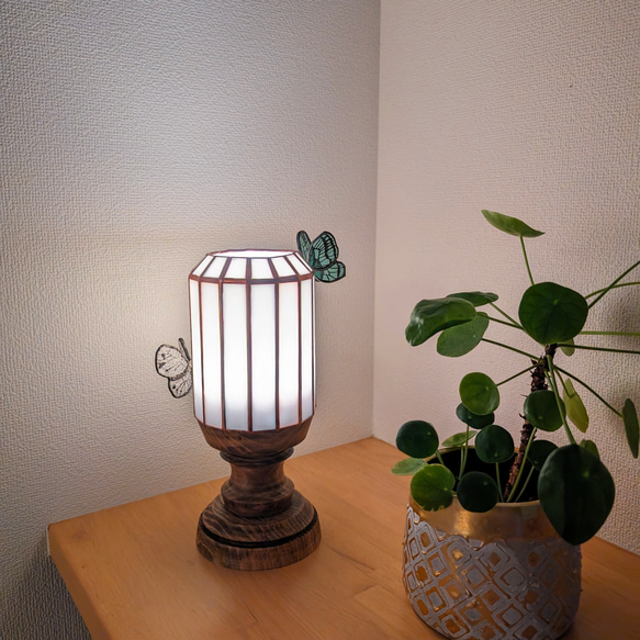 　LEDセンサーライト　置型　フットライト　照明 　ステンドグラス　[蝶]　　ランプ 5枚目の画像