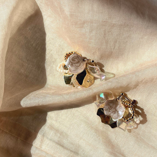 flower ブラウン 花びら ピアス/イヤリング ピアス（スタッド